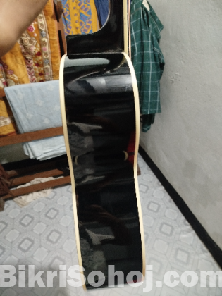Guiter axe48c